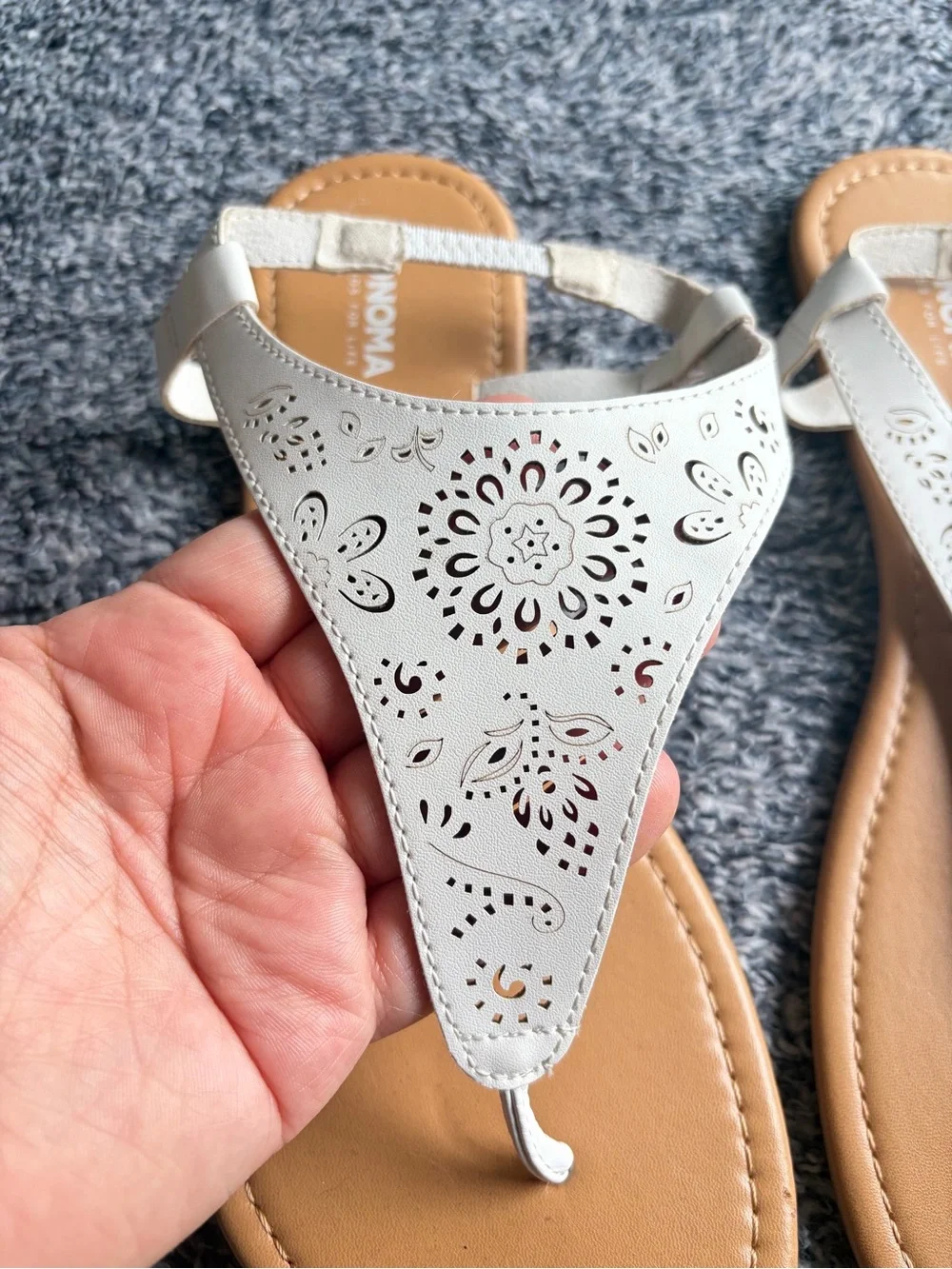 Sonoma White Laser-Cut Thong Sandals with Tan Footbed size 9